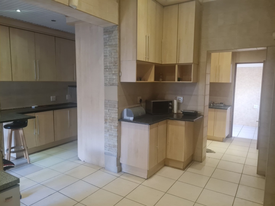5 Bedroom Property for Sale in Noordhoek Free State